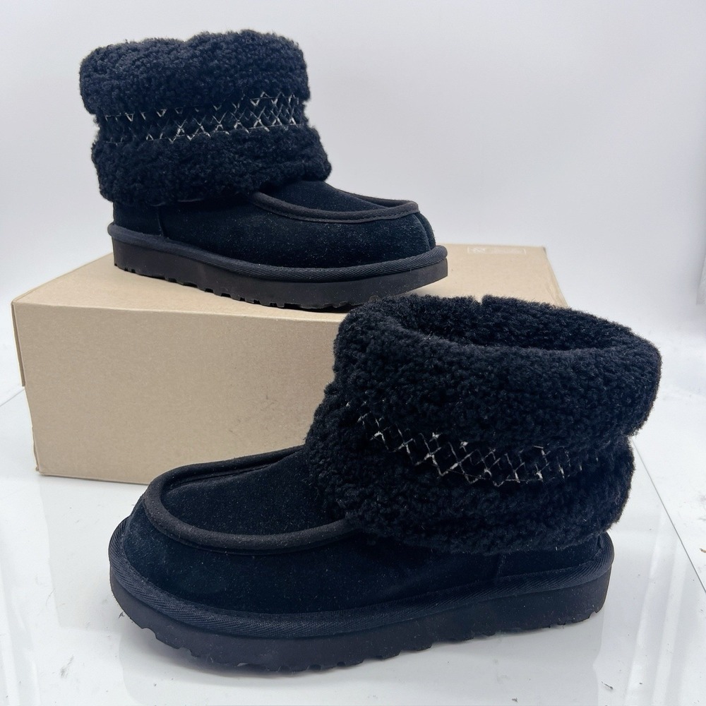 UGG Classic Mini Braid Sheepskin Ankle Boots Fur Black Womens US 5 EU 36 - Picture 2 of 12